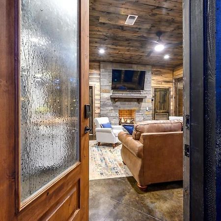 Brand New Luxury 2 Bedroom With Loft And Spa Sleeps 10 브로큰보우 외부 사진