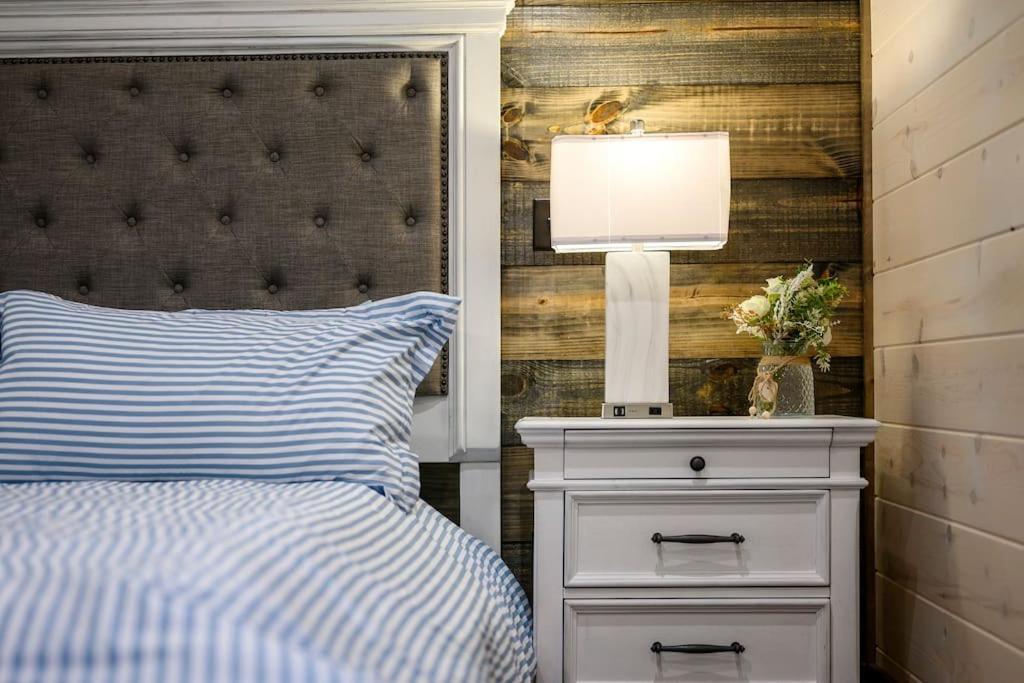 Brand New Luxury 2 Bedroom With Loft And Spa Sleeps 10 브로큰보우 외부 사진
