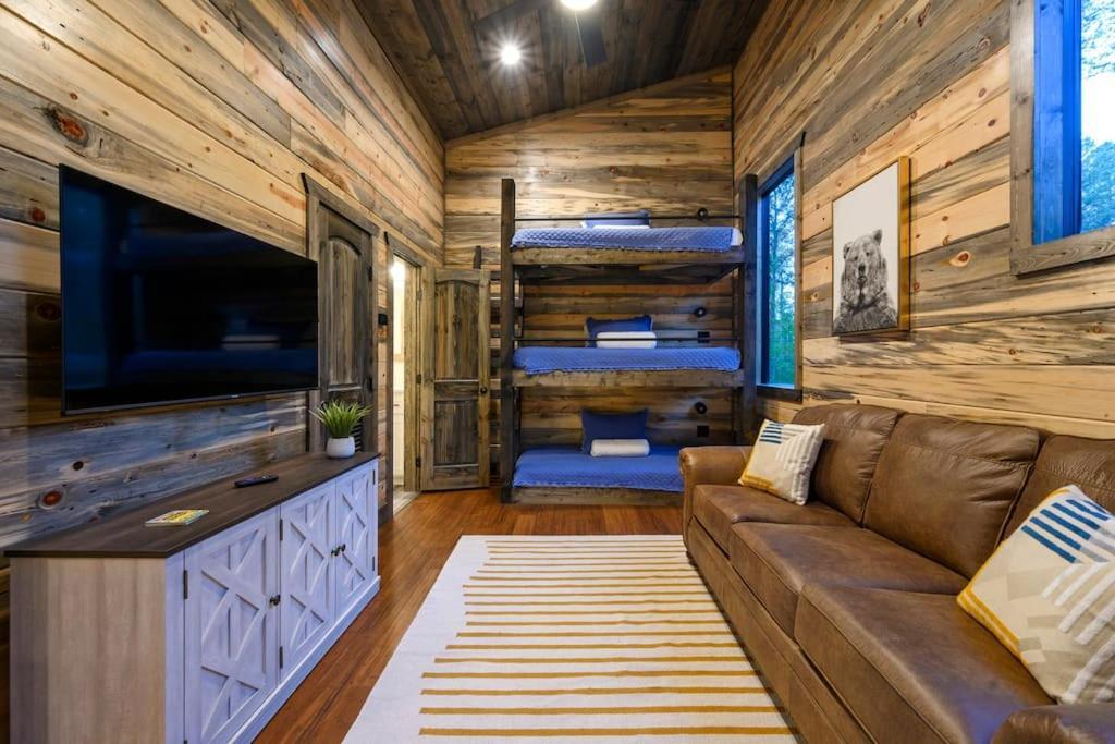 Brand New Luxury 2 Bedroom With Loft And Spa Sleeps 10 브로큰보우 외부 사진