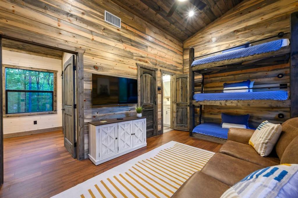 Brand New Luxury 2 Bedroom With Loft And Spa Sleeps 10 브로큰보우 외부 사진